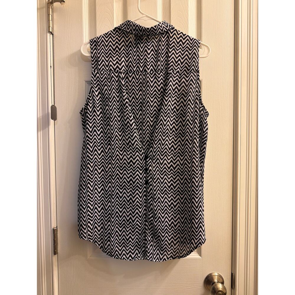 Large New Directions top - Picture 4 of 6